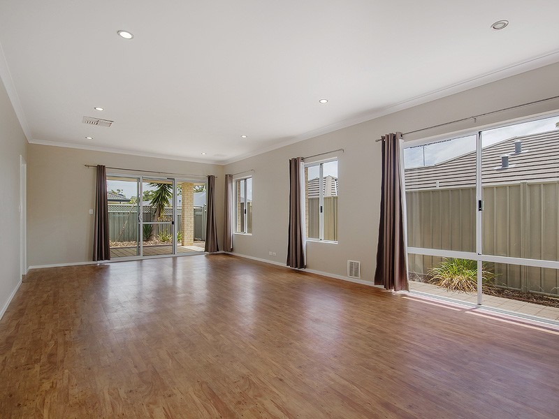 14 Petersfield Lane, Wellard WA 6170