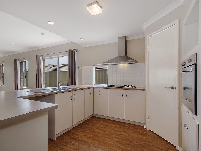 14 Petersfield Lane, Wellard WA 6170