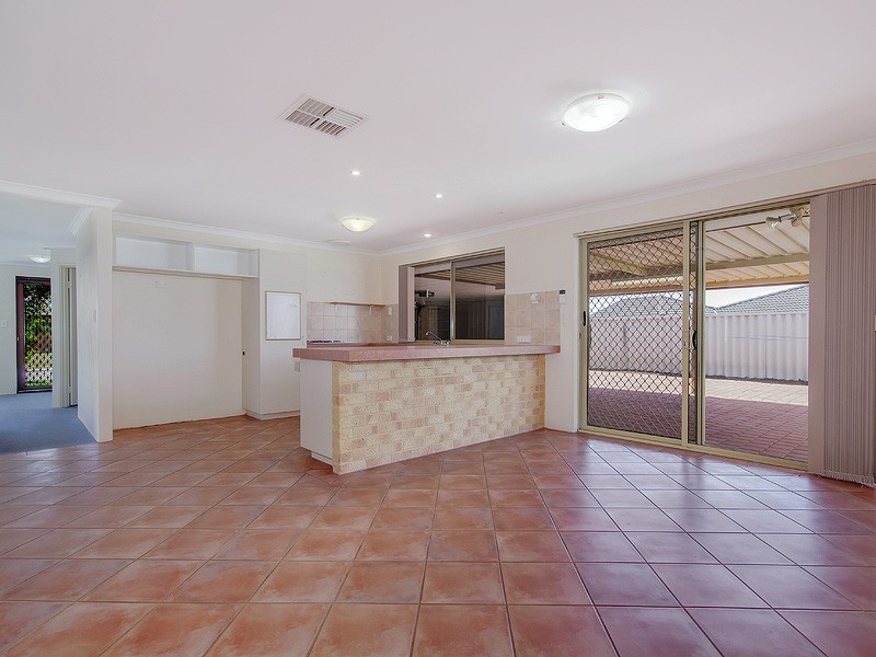 3 Cawdor Lane, Orelia WA 6167