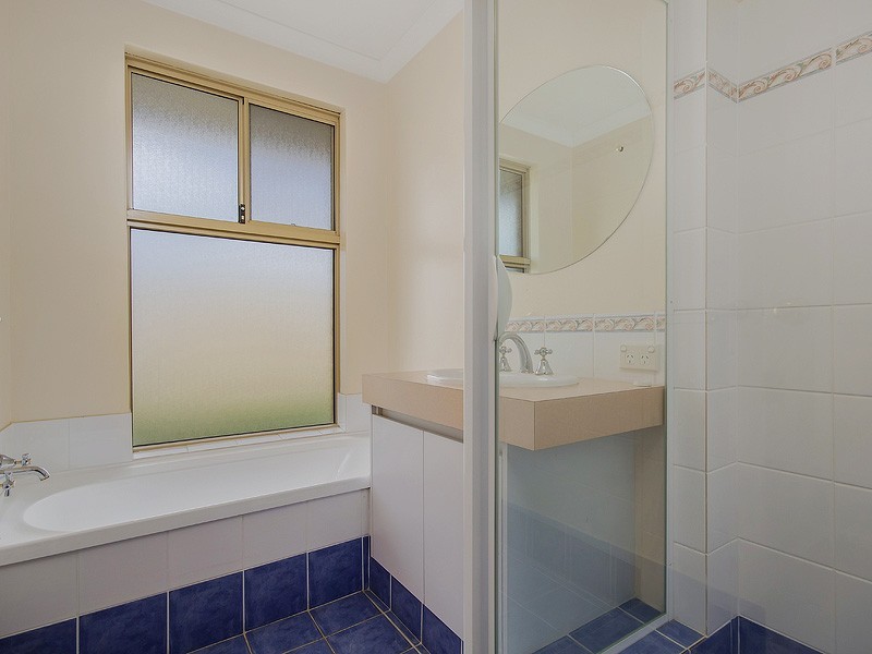 3 Cawdor Lane, Orelia WA 6167