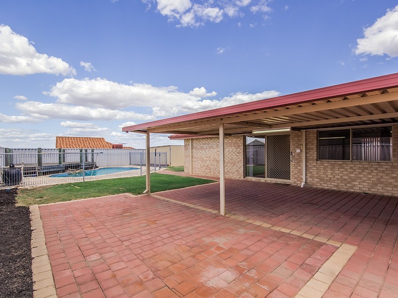 3 Cawdor Lane, Orelia WA 6167