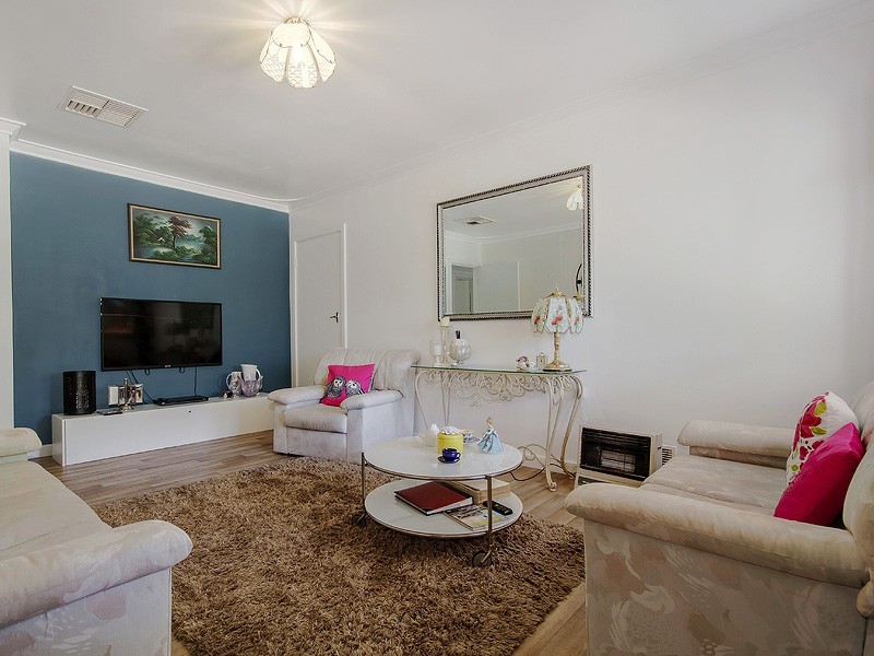 12 Pudney Place, Orelia WA 6167