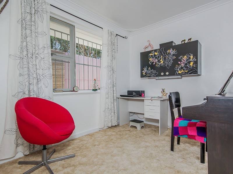 12 Pudney Place, Orelia WA 6167