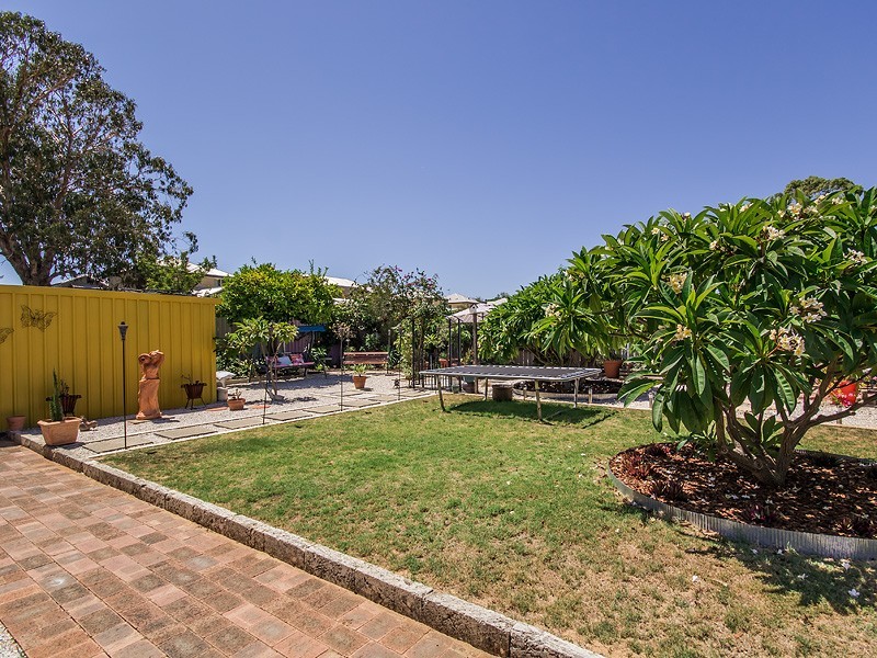12 Pudney Place, Orelia WA 6167