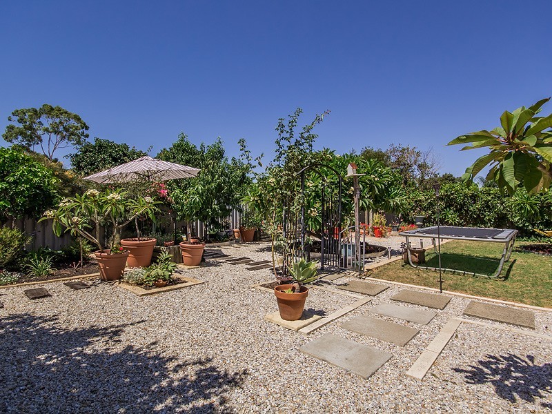 12 Pudney Place, Orelia WA 6167