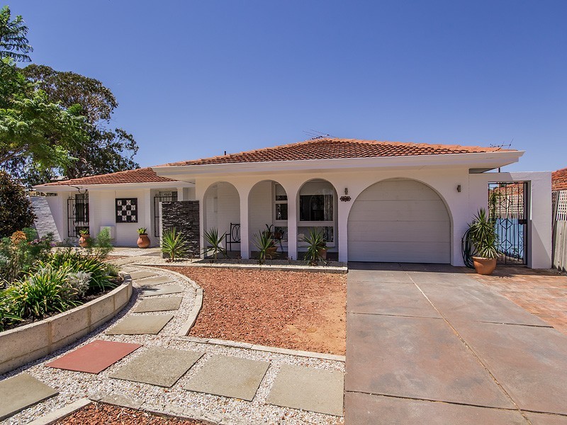 12 Pudney Place, Orelia WA 6167