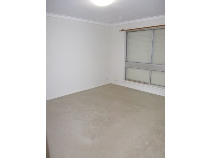 16 Cowling Way, Parmelia WA 6167