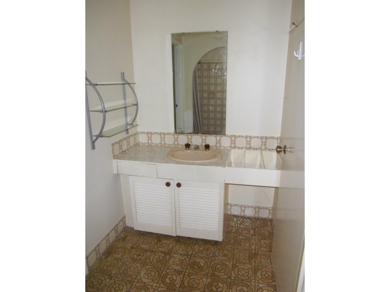 16 Cowling Way, Parmelia WA 6167