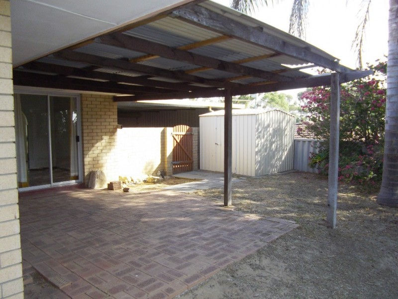 16 Cowling Way, Parmelia WA 6167