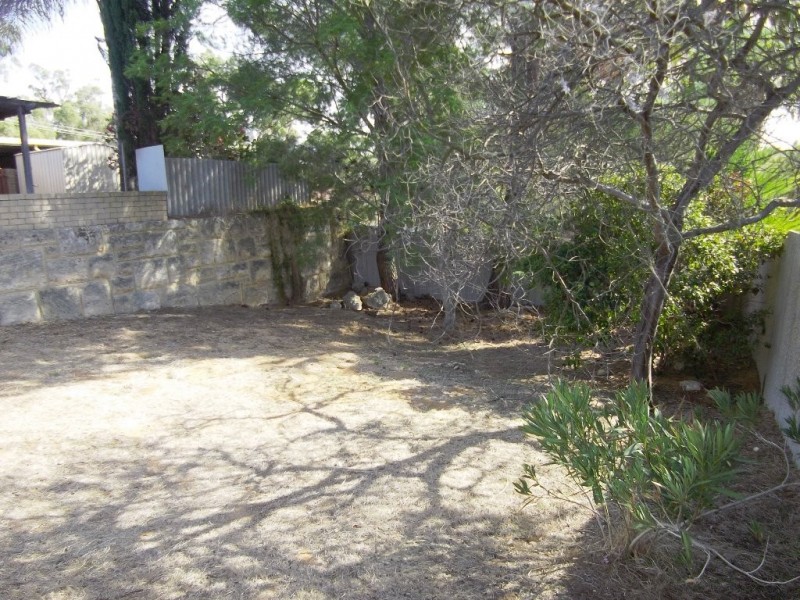 16 Cowling Way, Parmelia WA 6167