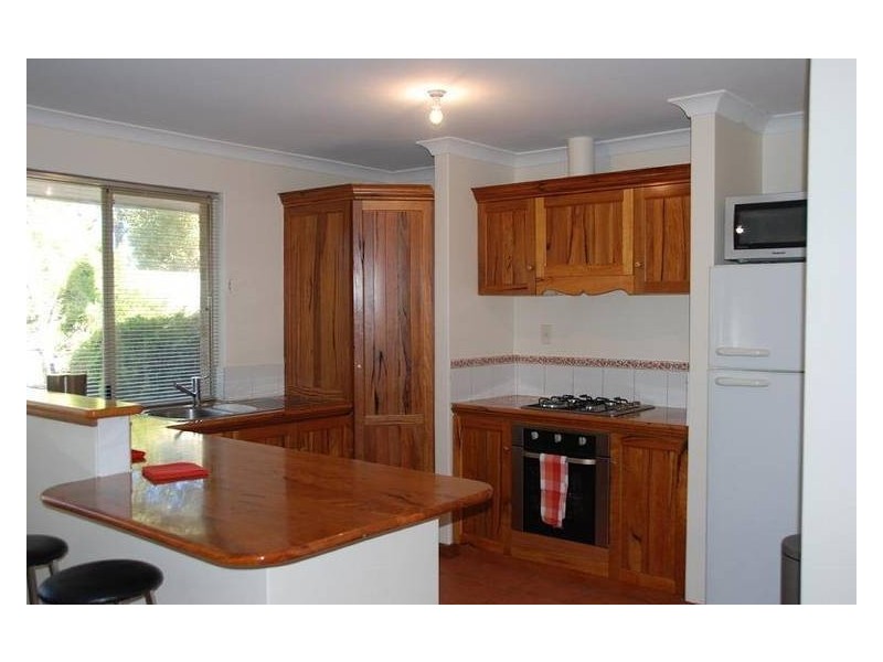 11 Narbonne Gardens, Port Kennedy WA 6172