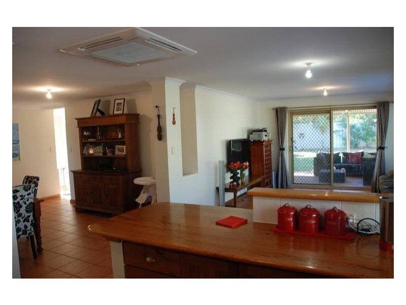 11 Narbonne Gardens, Port Kennedy WA 6172
