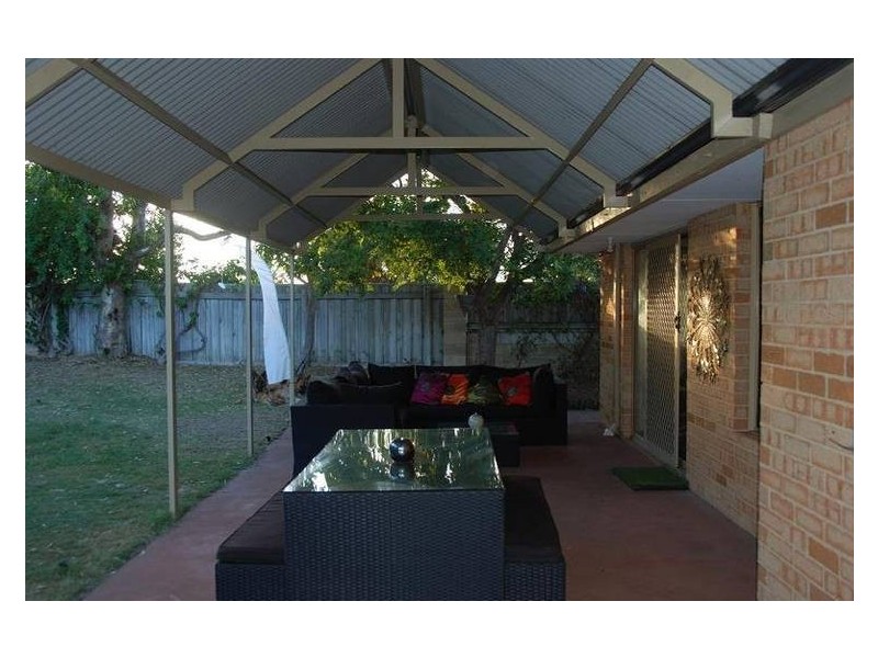 11 Narbonne Gardens, Port Kennedy WA 6172