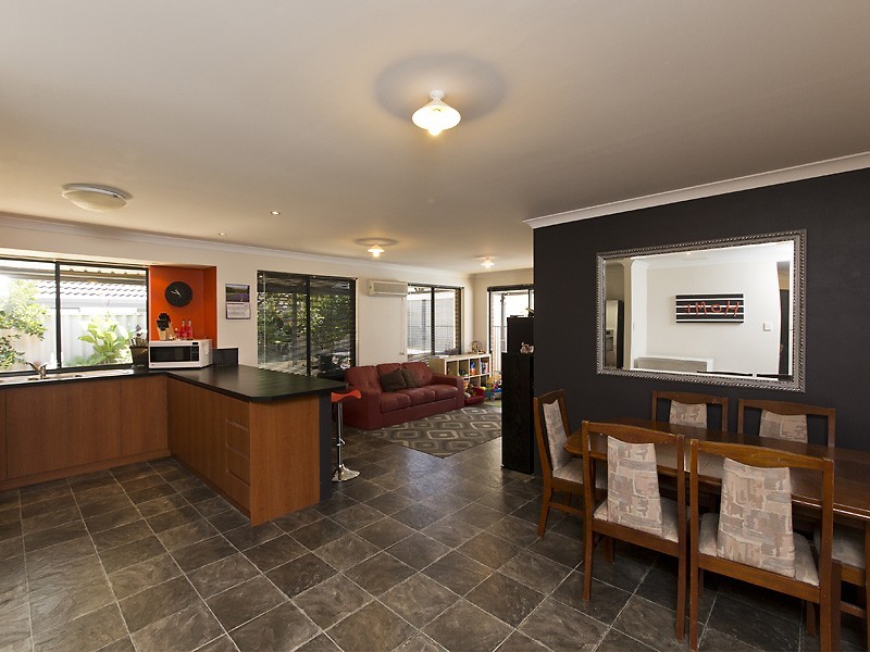 24 Orelia Avenue, Orelia WA 6167