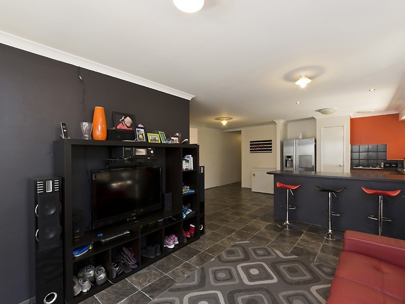 24 Orelia Avenue, Orelia WA 6167