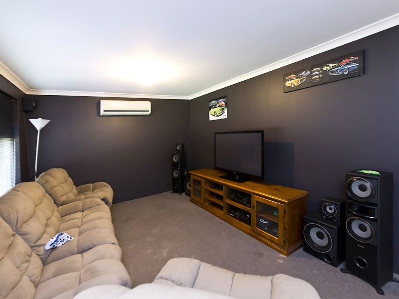 24 Orelia Avenue, Orelia WA 6167