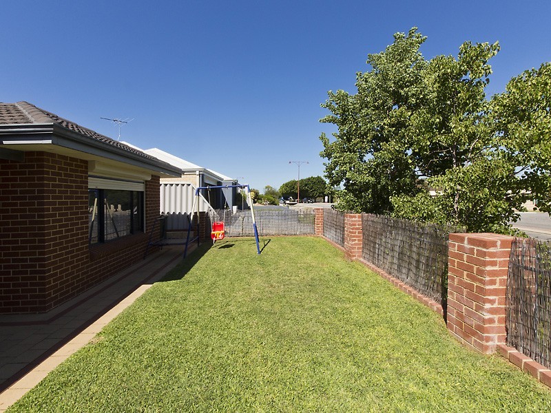 24 Orelia Avenue, Orelia WA 6167