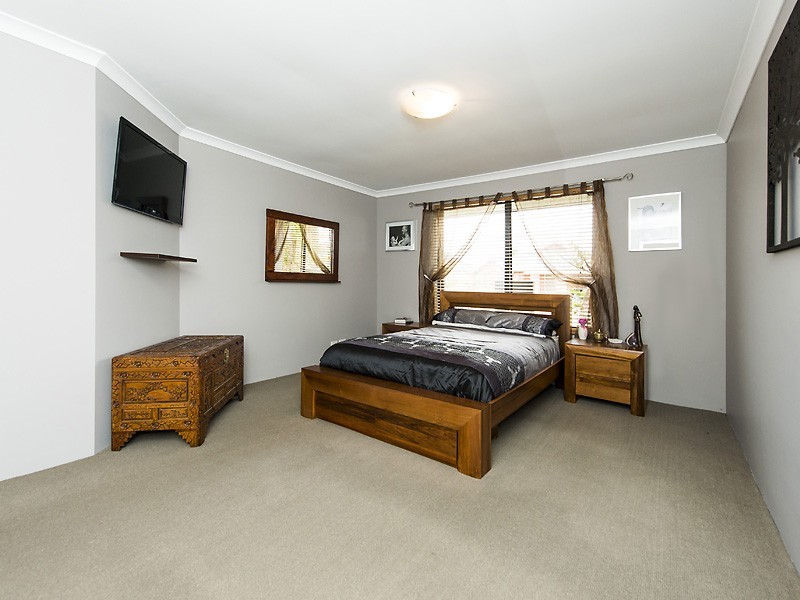 4 Orient Way, Bertram WA 6167