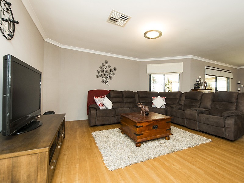 4 Orient Way, Bertram WA 6167