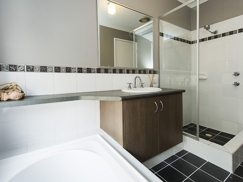 4 Orient Way, Bertram WA 6167