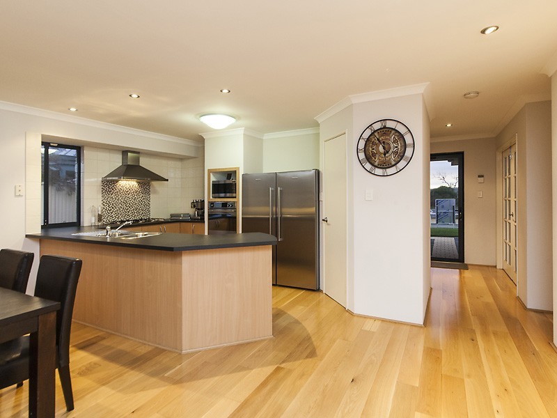 26 McKenzie Corner, Bertram WA 6167