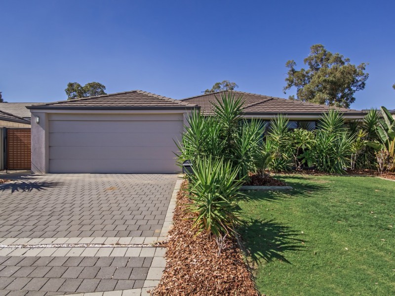 121 Runnymede Gate, Wellard WA 6170