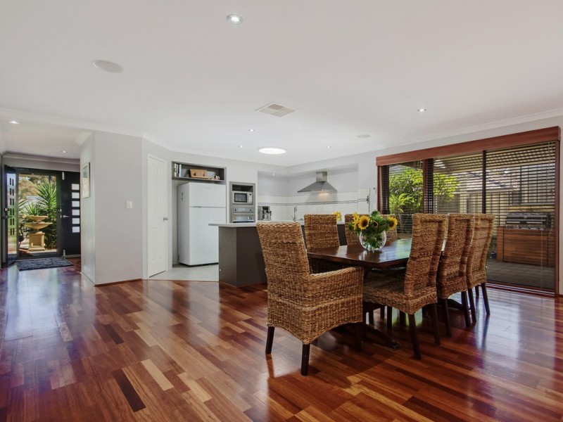 121 Runnymede Gate, Wellard WA 6170