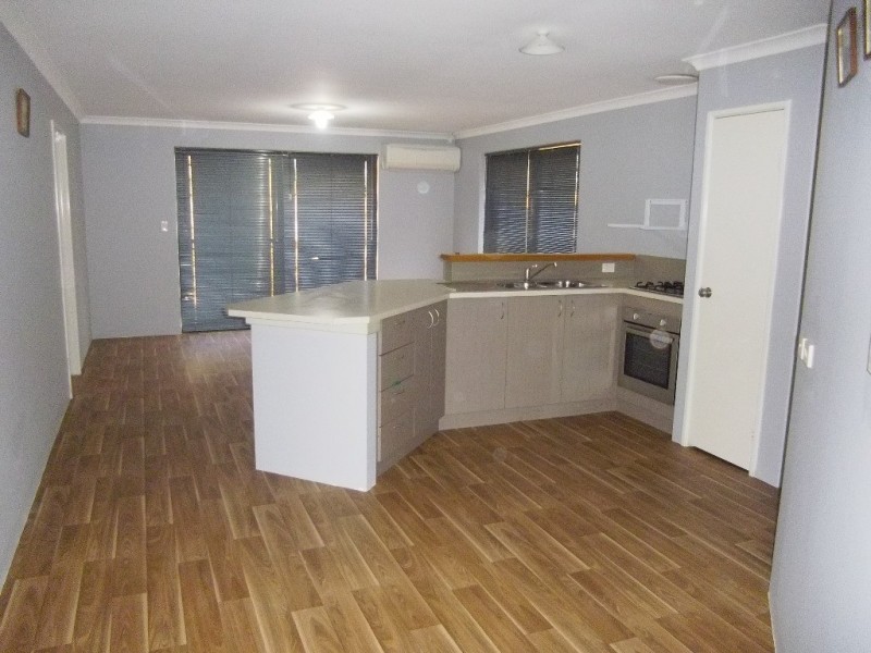 16 Oakham Way, Orelia WA 6167
