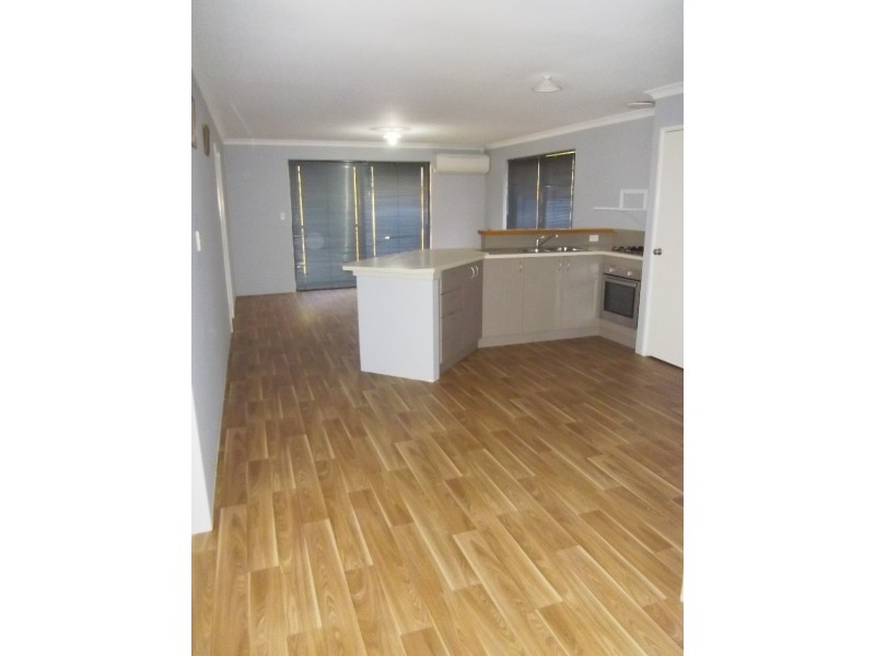 16 Oakham Way, Orelia WA 6167