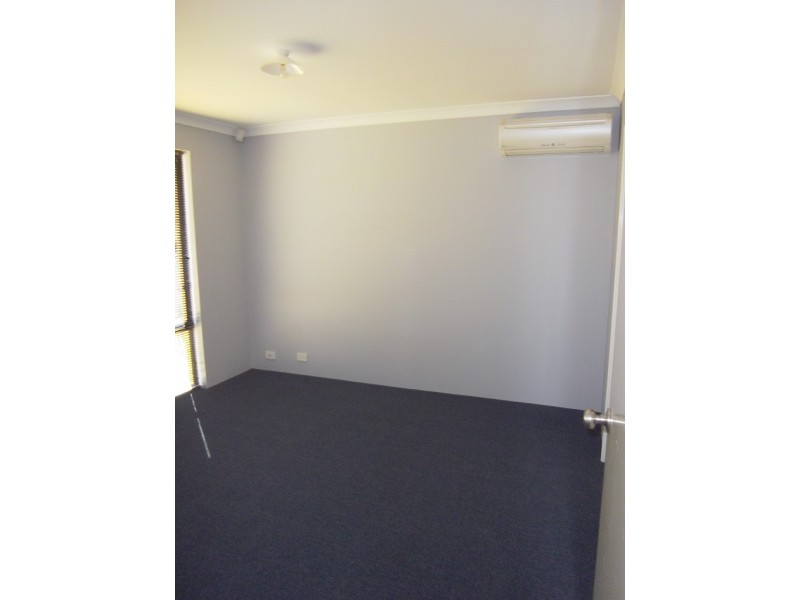 16 Oakham Way, Orelia WA 6167