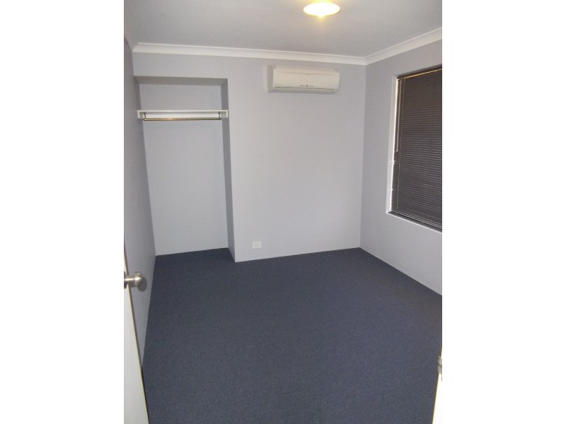 16 Oakham Way, Orelia WA 6167