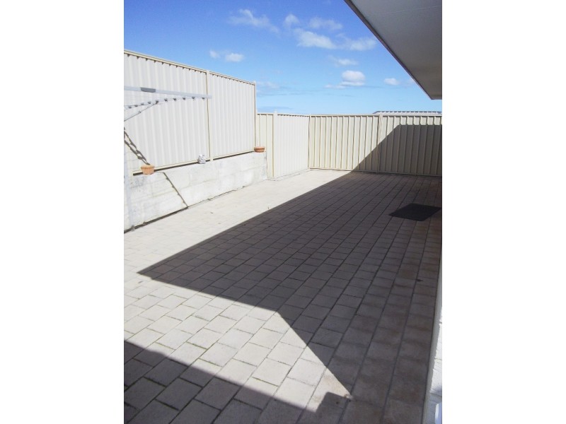 16 Oakham Way, Orelia WA 6167