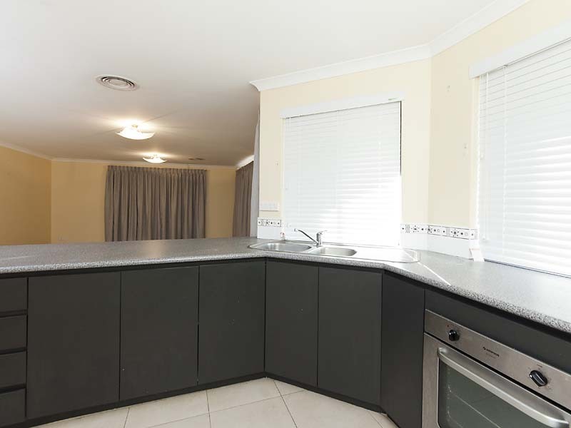 11 Koomba Rise, Bertram WA 6167