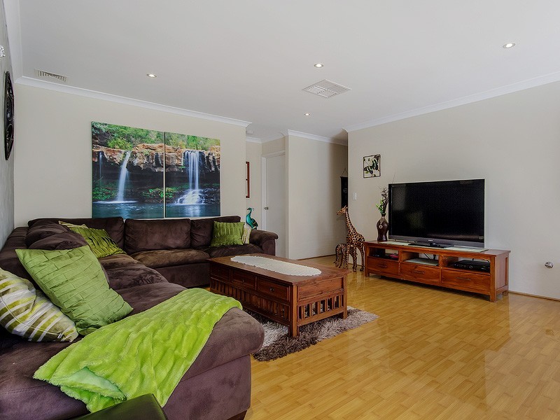 36 Whiteman Crescent, Bertram WA 6167