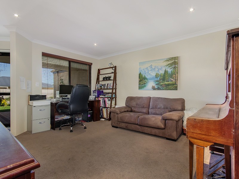 36 Whiteman Crescent, Bertram WA 6167