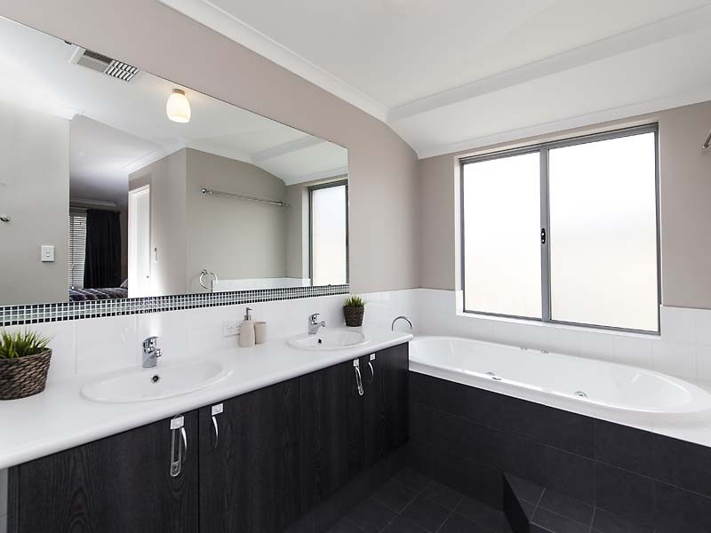 9 Bailey Way, Bertram WA 6167