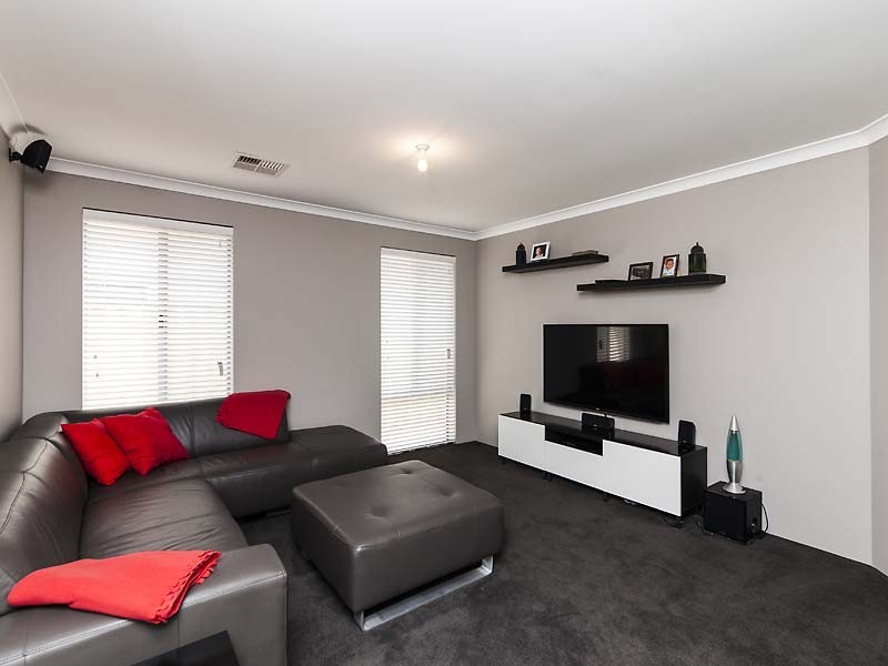 9 Bailey Way, Bertram WA 6167