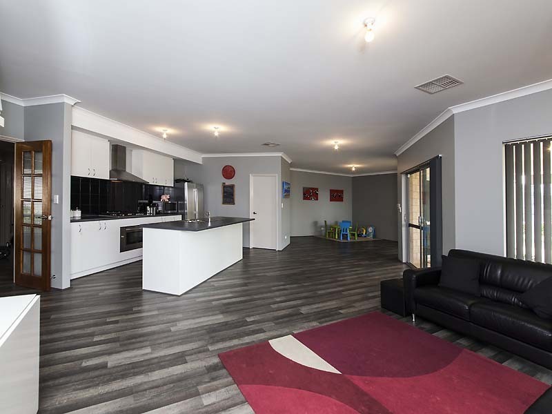 9 Bailey Way, Bertram WA 6167