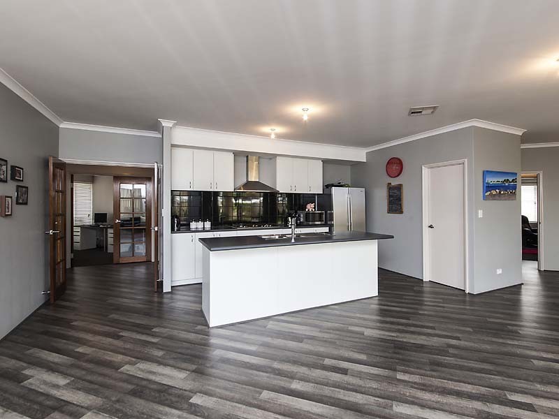 9 Bailey Way, Bertram WA 6167