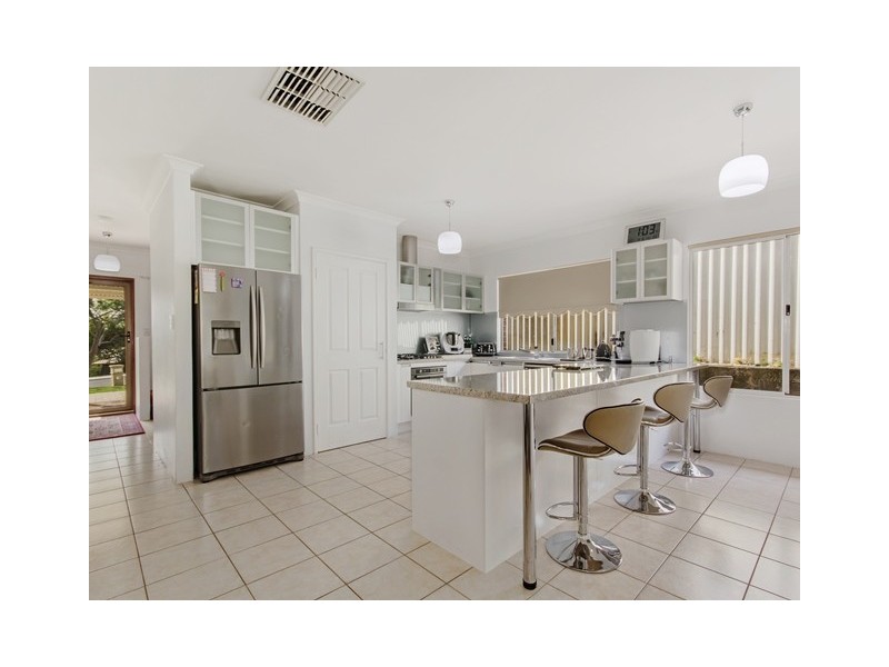 39 Hubbard Way, Medina WA 6167