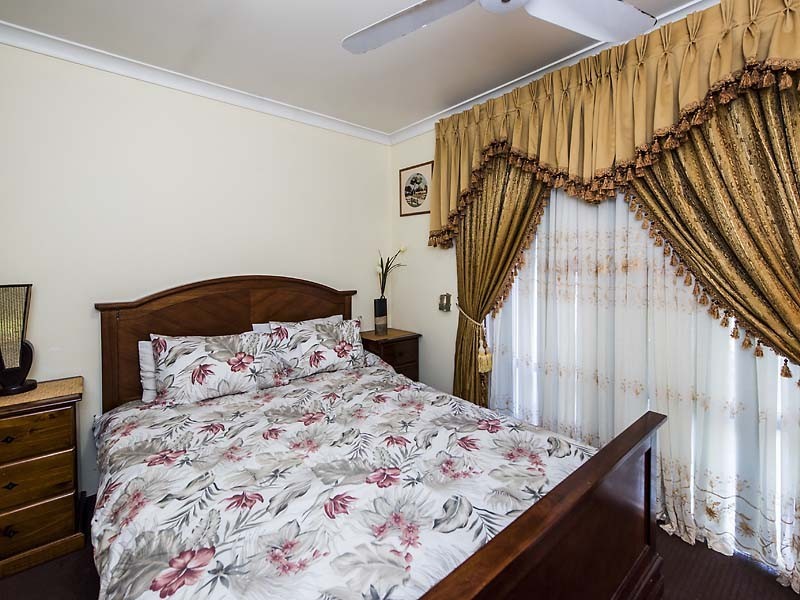 10 Burrows Place, Parmelia WA 6167