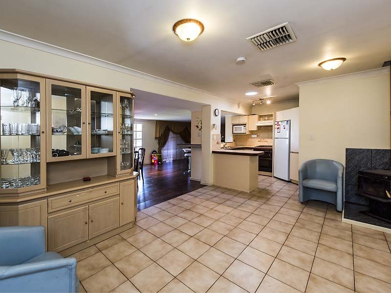 10 Burrows Place, Parmelia WA 6167