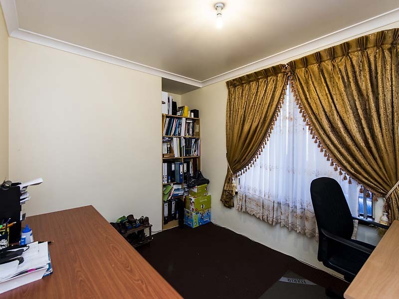 10 Burrows Place, Parmelia WA 6167