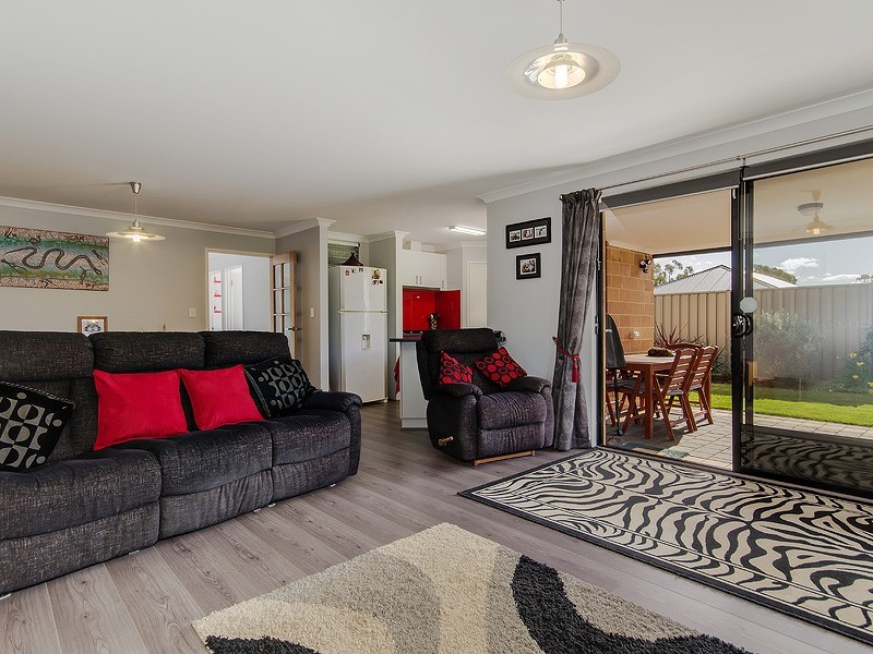 8 Southgate Lane, Wellard WA 6170