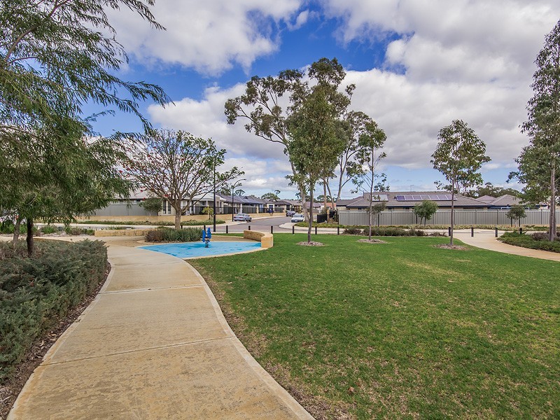 8 Southgate Lane, Wellard WA 6170