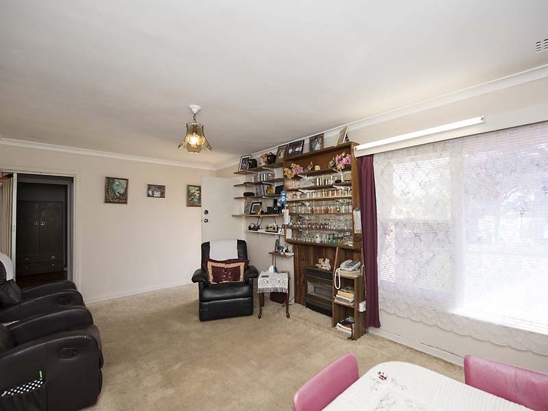 19 Langridge Crescent, Orelia WA 6167