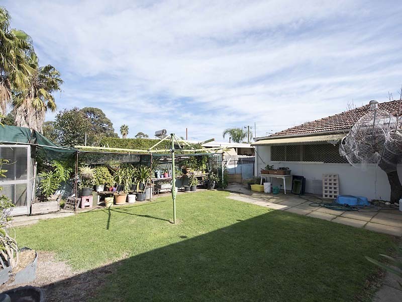 19 Langridge Crescent, Orelia WA 6167