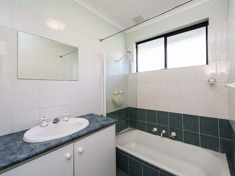 10 Burrows Place, Parmelia WA 6167