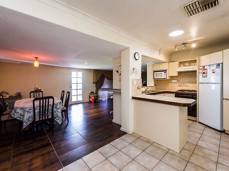 10 Burrows Place, Parmelia WA 6167