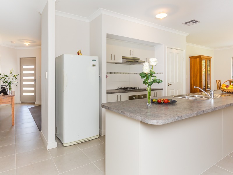 39 RUNNYMEDE GATE, Wellard WA 6170